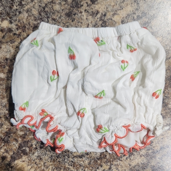 White and Red Kids Matching Set - Picture 5 of 11